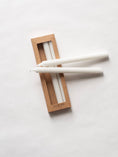 Load image into Gallery viewer, Stearinljus vit 28cm