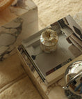 Load image into Gallery viewer, Hailey Hibiscus Circus Box OBS SKÖNHETSFEL
