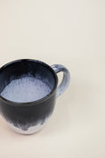 Load image into Gallery viewer, Selected by Enchanté Mugg svart vit