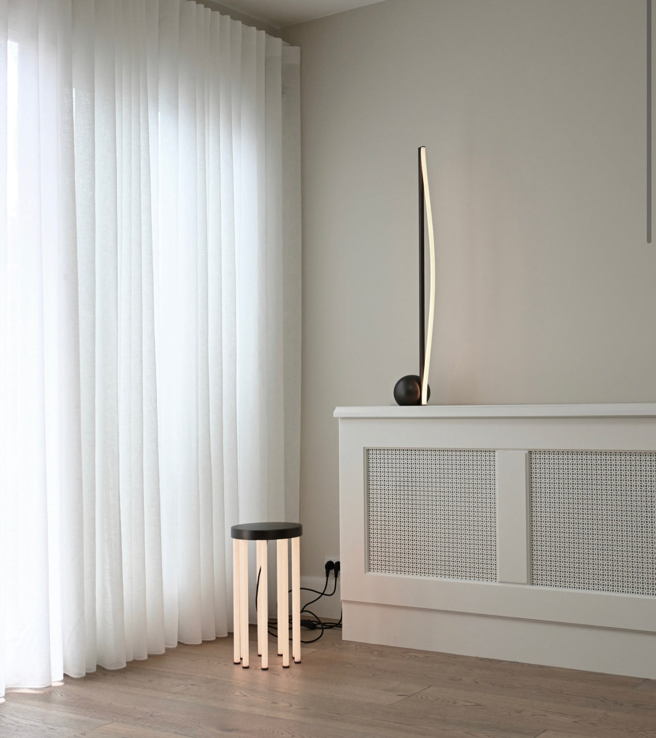 Neon sidetable