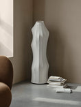 Load image into Gallery viewer, Ferm Living DAE golvlampa ( skickas mot extra frakt kontakta butiken)