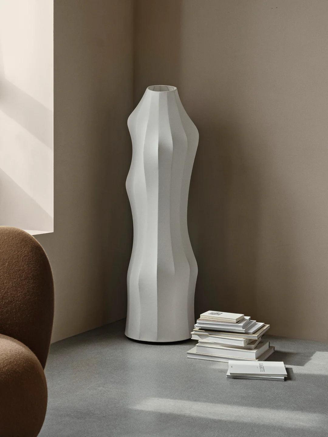 Ferm Living DAE golvlampa ( skickas mot extra frakt kontakta butiken)