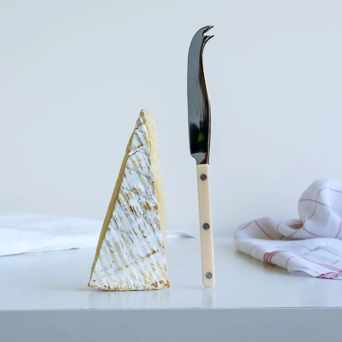 Sabre Paris Ostkniv L shiny Bistrot Solid, ivory