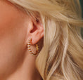 Load image into Gallery viewer, CRYSTAL NAVETTE LOOPEARRINGS GOLD
CRYSTAL