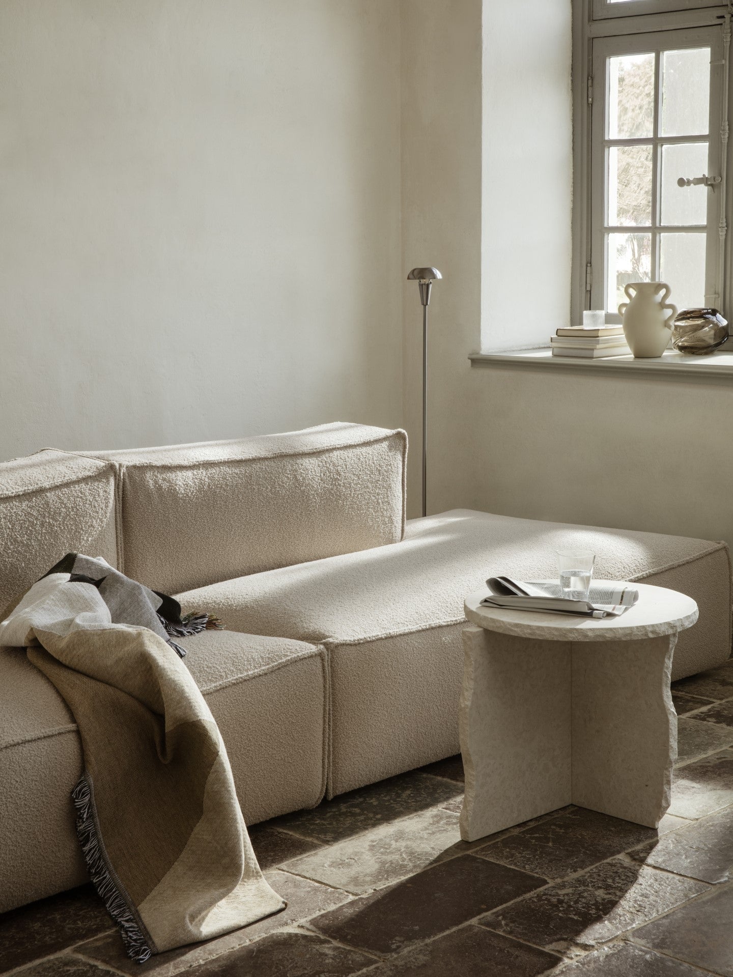 Mineral Sculptural Table - Bianco Curia