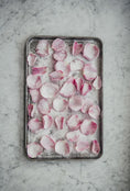 Load image into Gallery viewer, Flowers on a plate receptbok