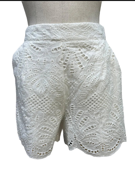 Monaco shorts med broderi spets vit