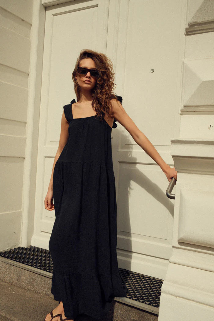 Lina dress svart