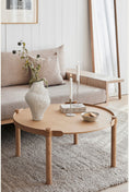 Load image into Gallery viewer, Curved Candleholder Sand 2 storlekar