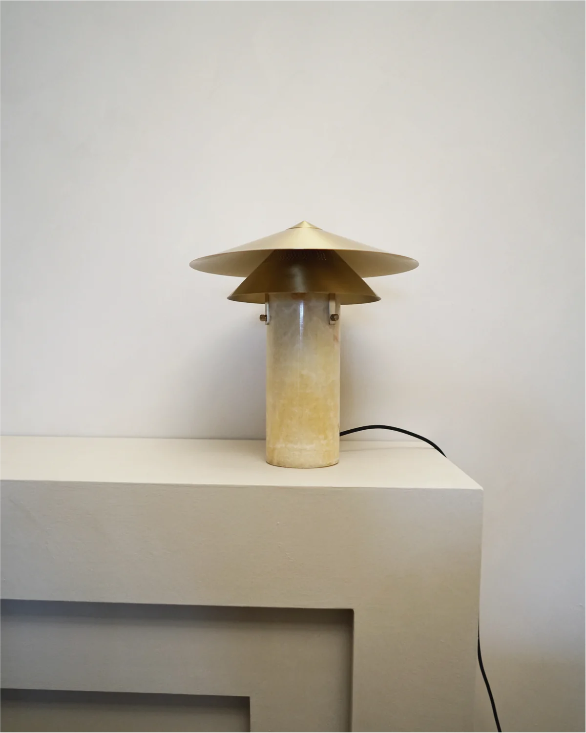 Meconopsis Onyx Table Lamp
