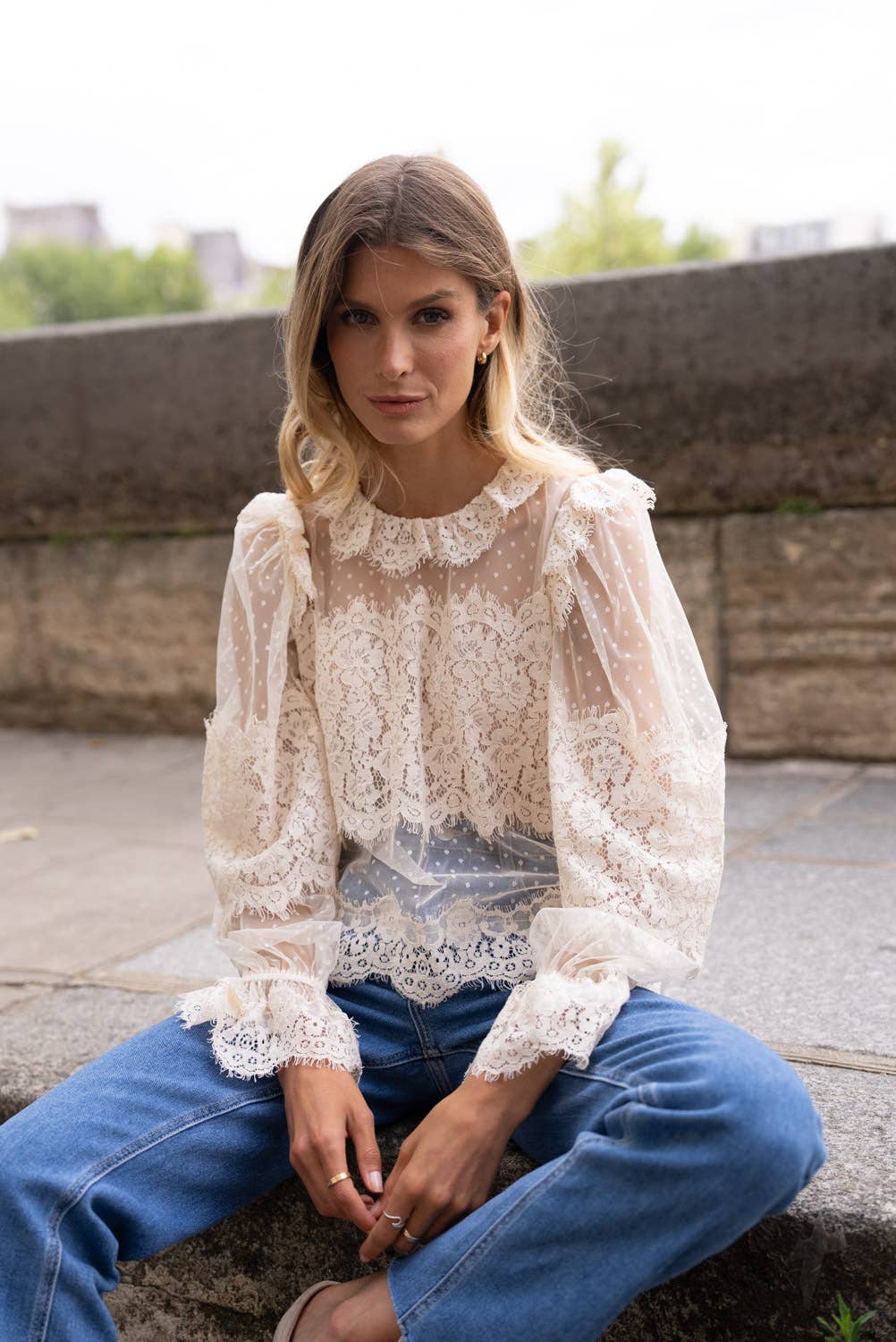 Iris Blus med spetskrage Creme