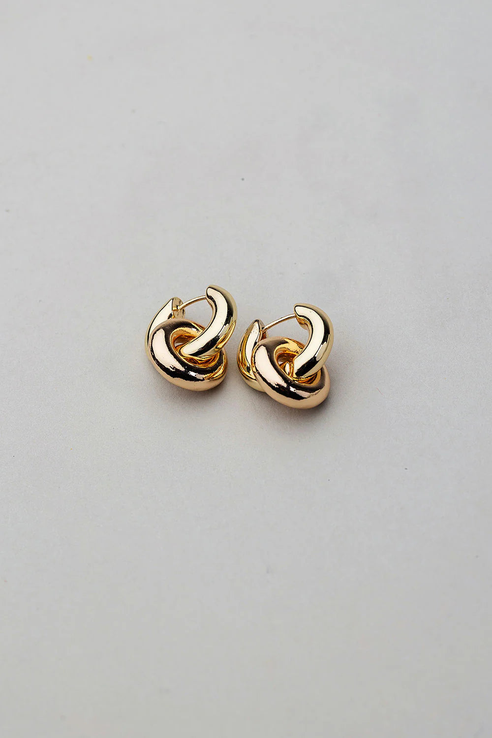 GOLD KNOT EARRINGS