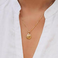 Load image into Gallery viewer, SHELL NECKLACE GOLD CRYSTAL

