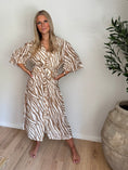 Load image into Gallery viewer, FLOW dress ZEBRA camel
