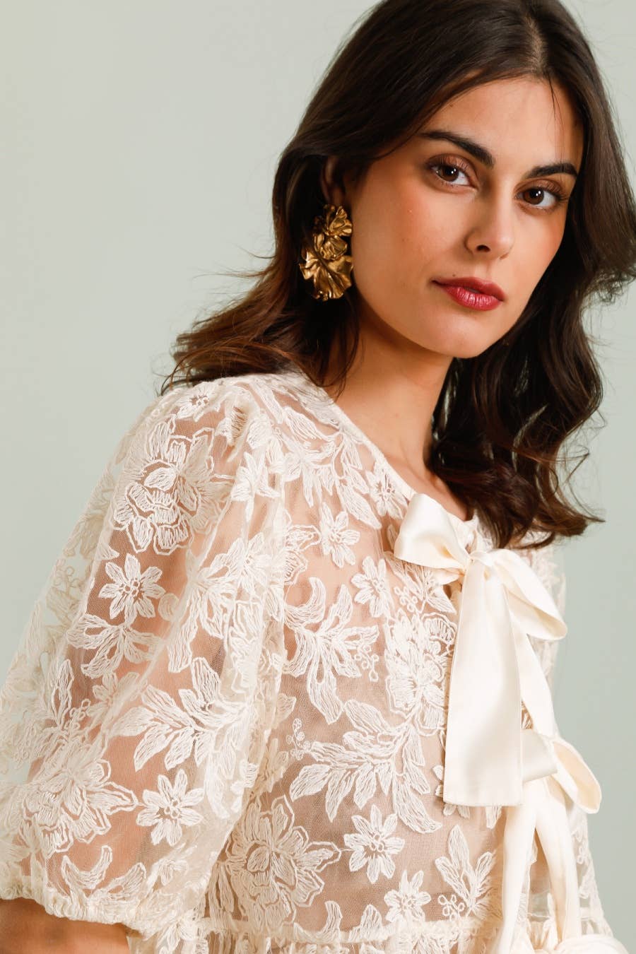 Minnie Peplumtopp i spets med satinsnörning Creme