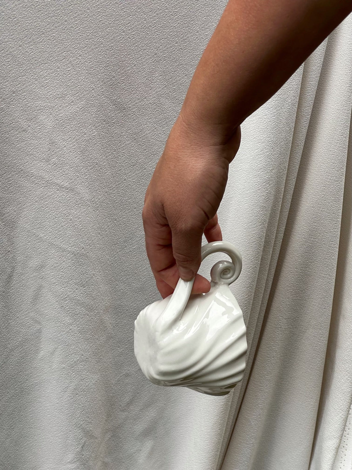 TIDES KOPP MED HANDTAG VIT