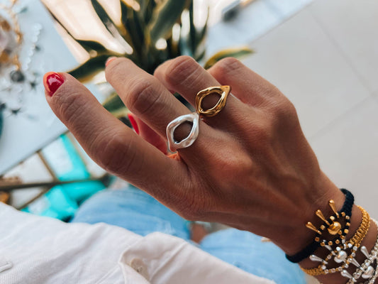 Organiskt formad ring : Guld