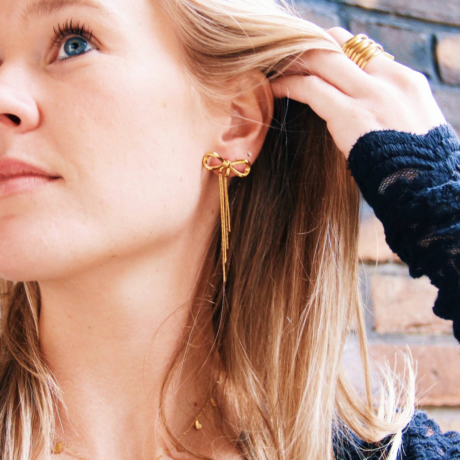 Rosett med eleganta kedjor