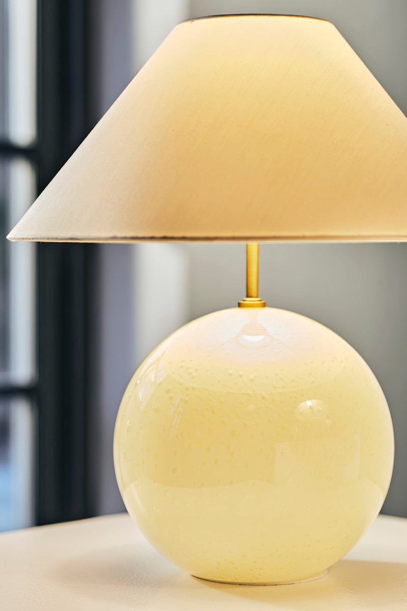 Bordslampa creme