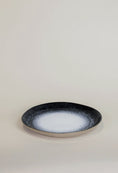 Load image into Gallery viewer, Selected by Enchanté middagstallrik svartvit
