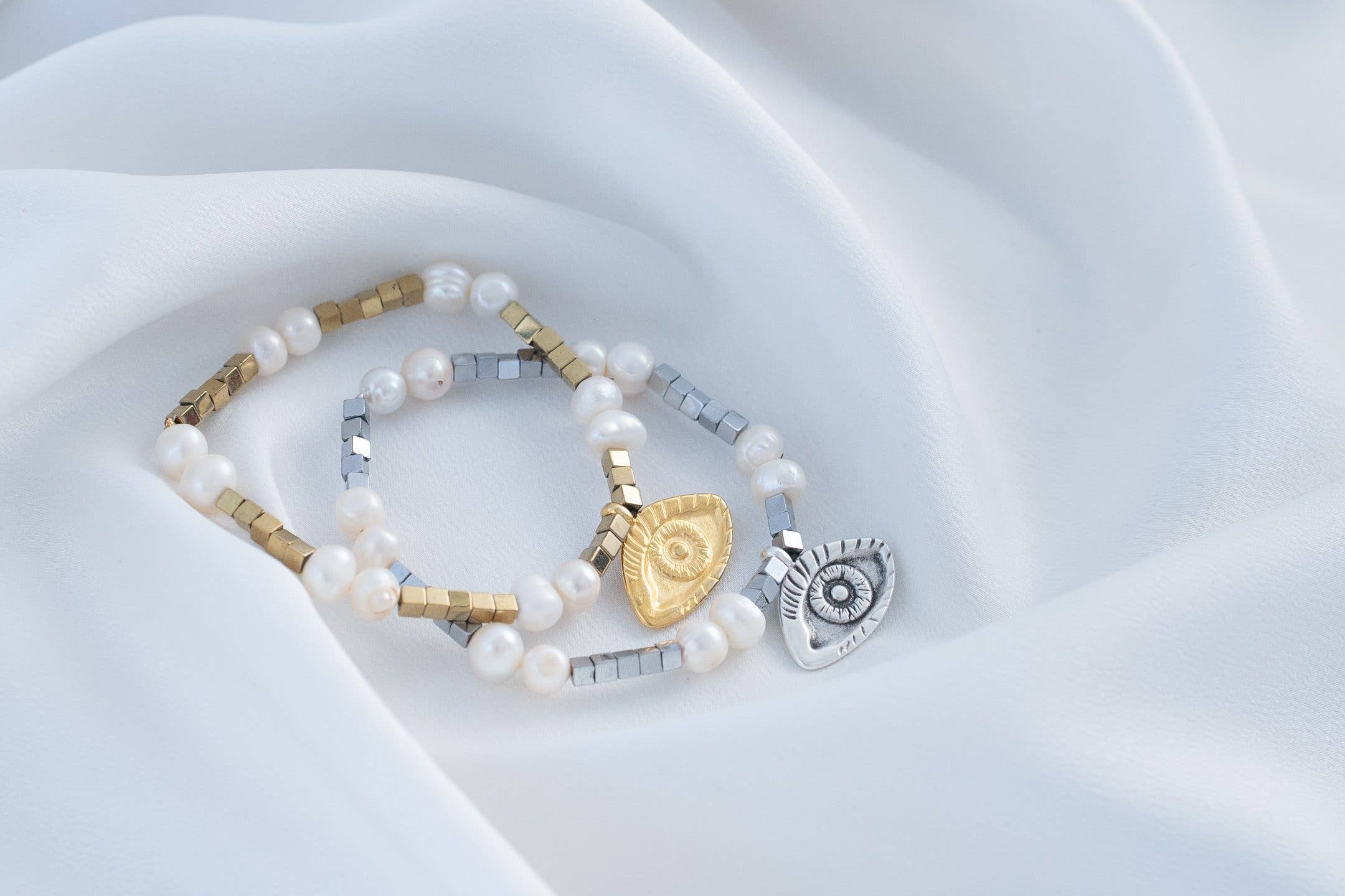 Ηematite Pearl Evil Eye Protection Armband: Guld