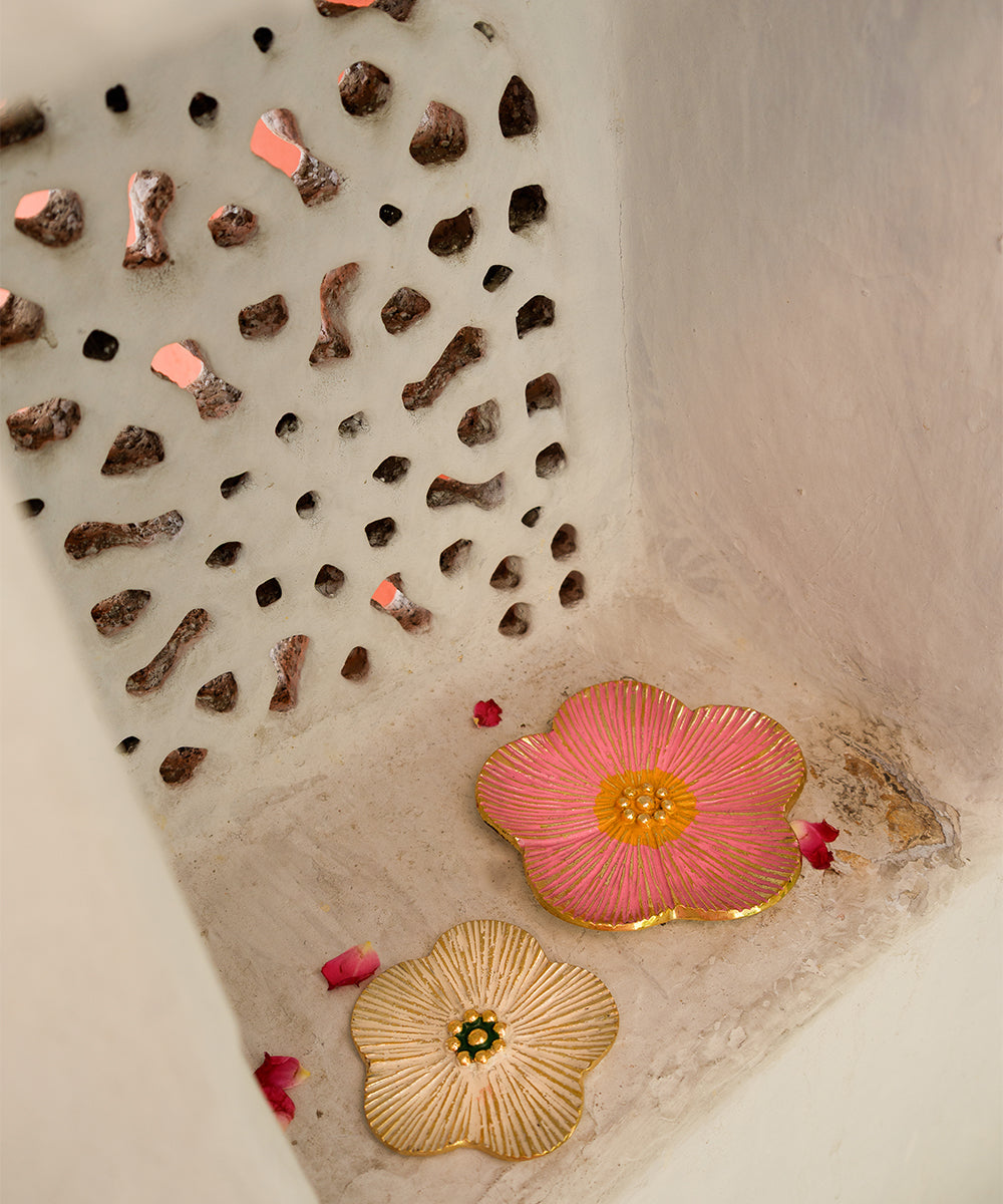 Faye Flower smyckes Plate Pink M