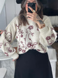 Load image into Gallery viewer, Minny Stickad kofta Beige
