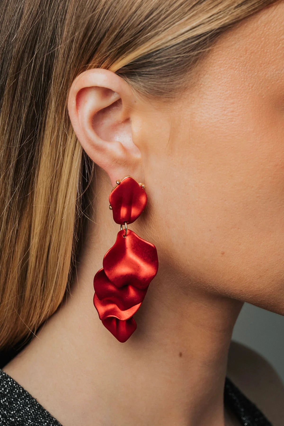 Leaf Earrings Metallic Red