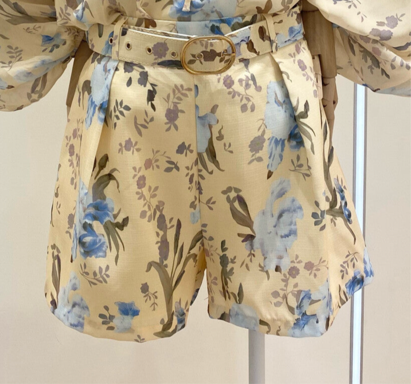 Flowy shorts Soft Yellow & Blue