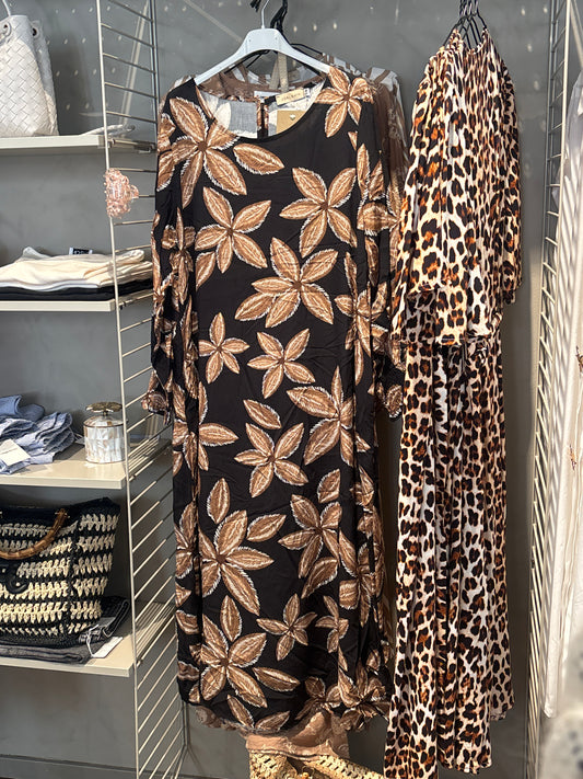 Dreamy fall Flower dress svart