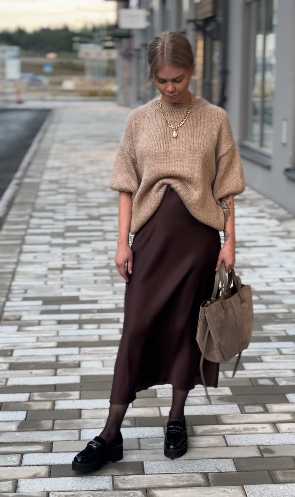 Emma satin kjol Brun