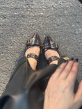 Load image into Gallery viewer, Livia shoes mörk choklad
