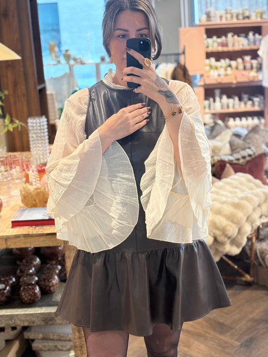 Nice blus: Crudo