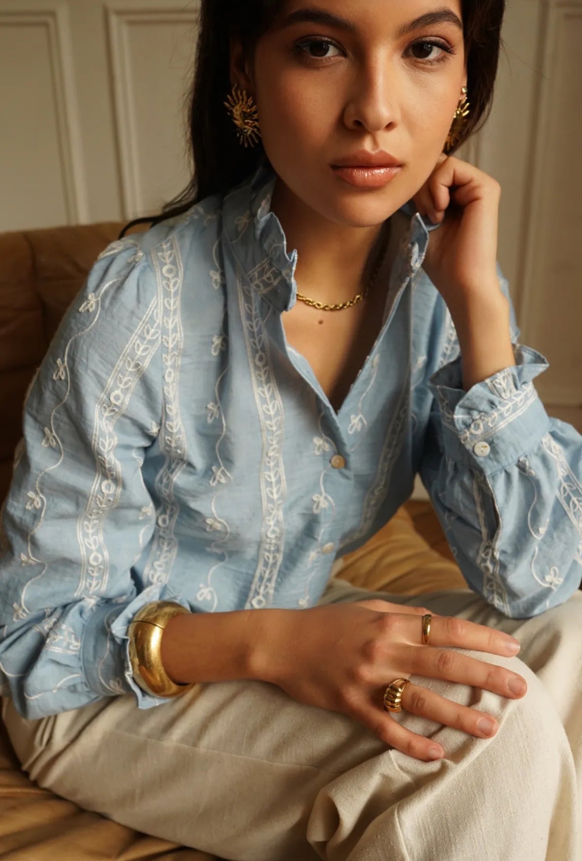 Stacy Blus med broderi soft blue