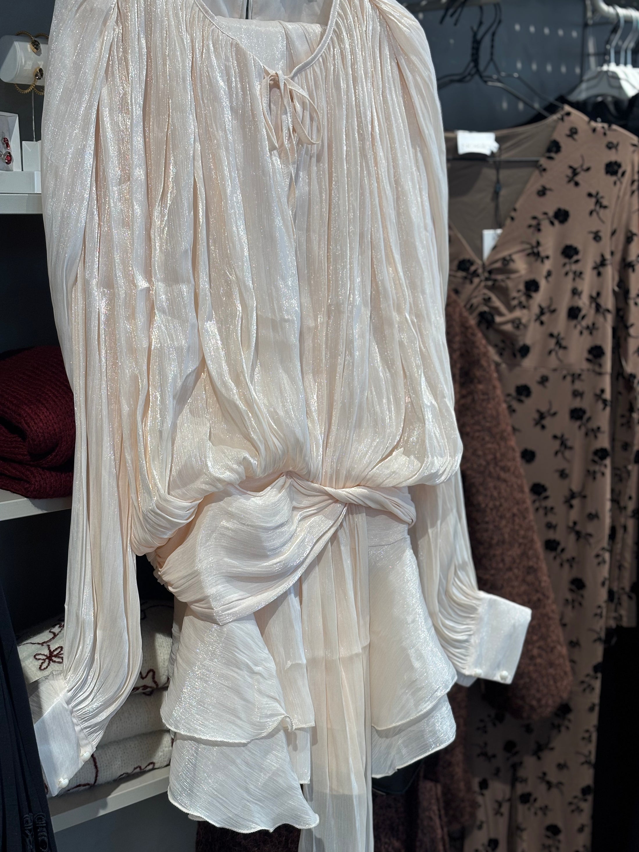 Chic dress Creme