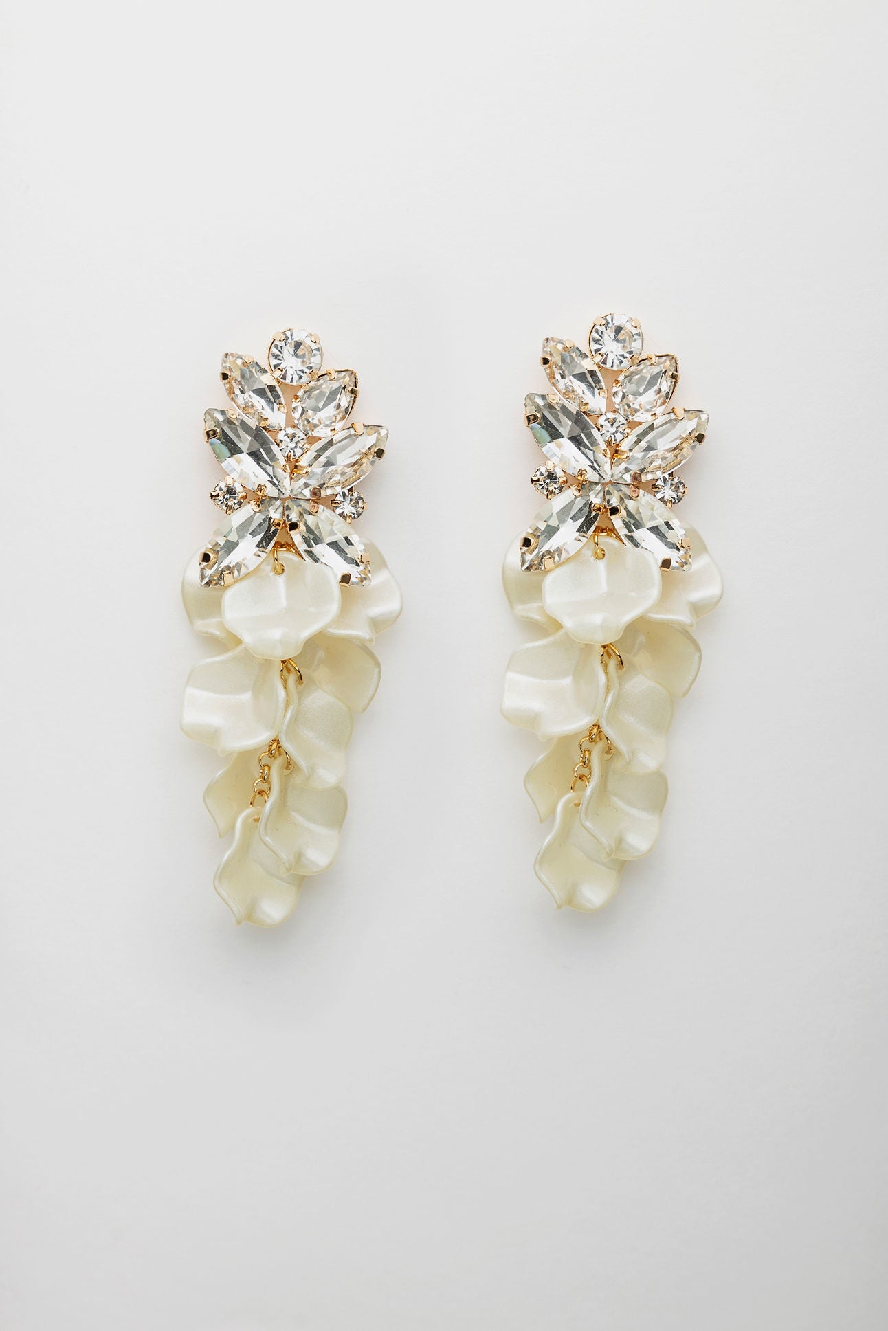 Leaf big stone white