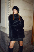 Load image into Gallery viewer, LIZZ JACKET BLACK
