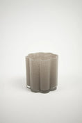 Load image into Gallery viewer, Clara taupe 15 cm
