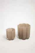 Load image into Gallery viewer, Clara taupe 15 cm

