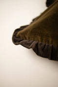 Load image into Gallery viewer, Doris olivgrön/kaffe 30×50
