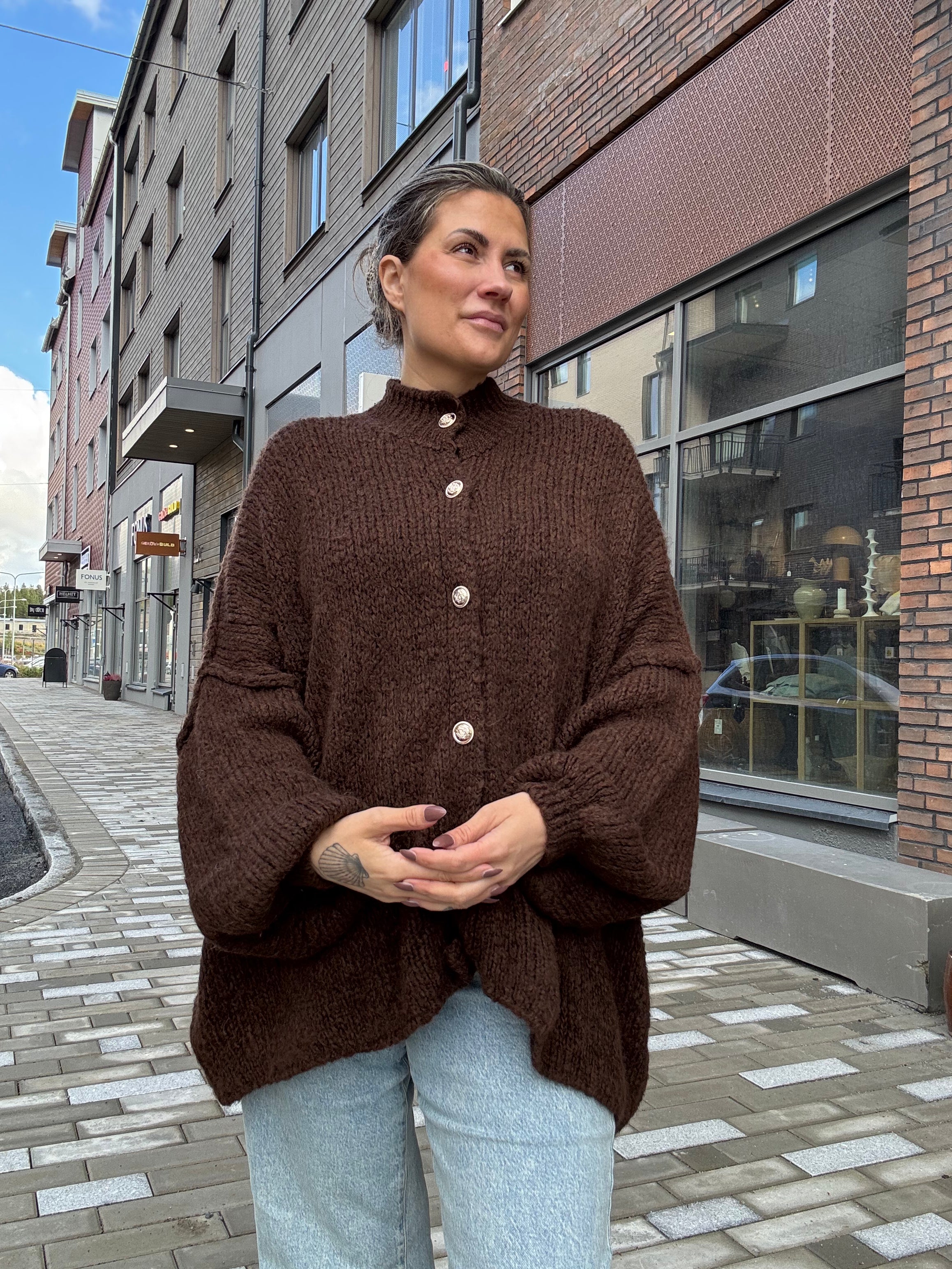 Oversize kofta mörk choklad M-XXL