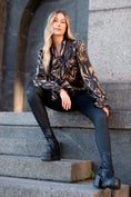 Load image into Gallery viewer, CHIARA BLOUSE DARK CHOCLATE/BLACK/SAND
