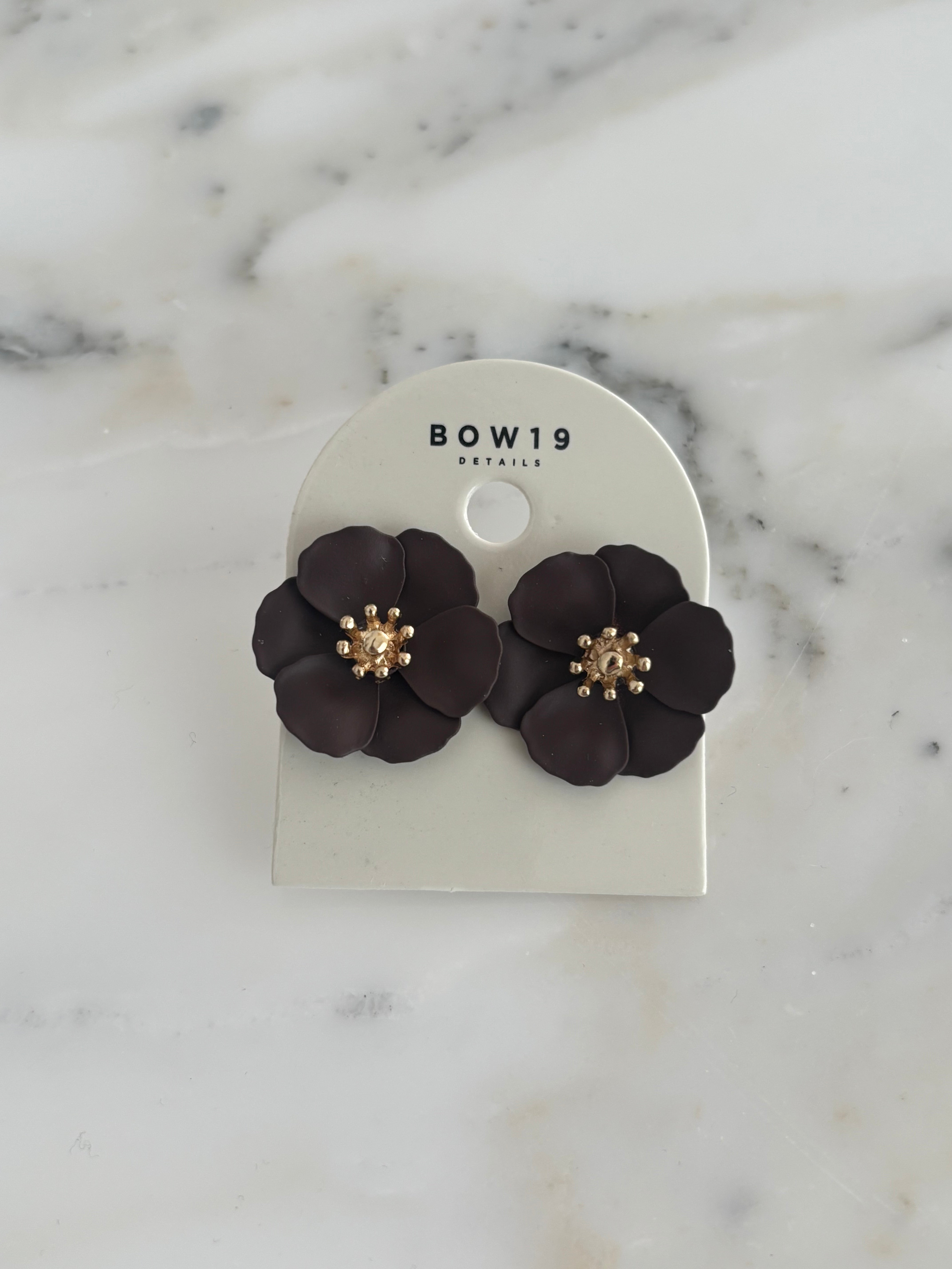 Flower small earrings dark Brown