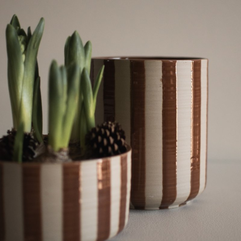 Line pot stripe nougat