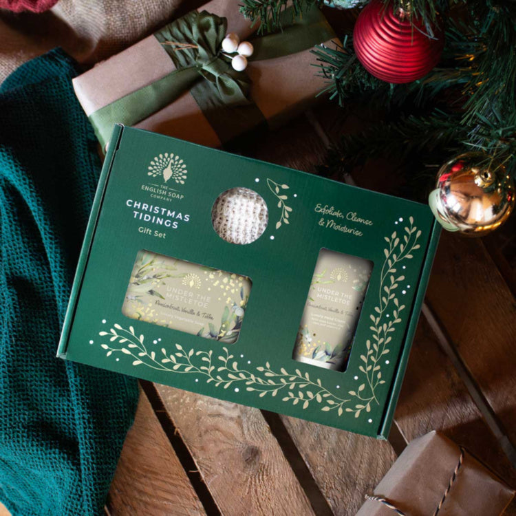 Trio Gift Set Under The 
 Mistletoe