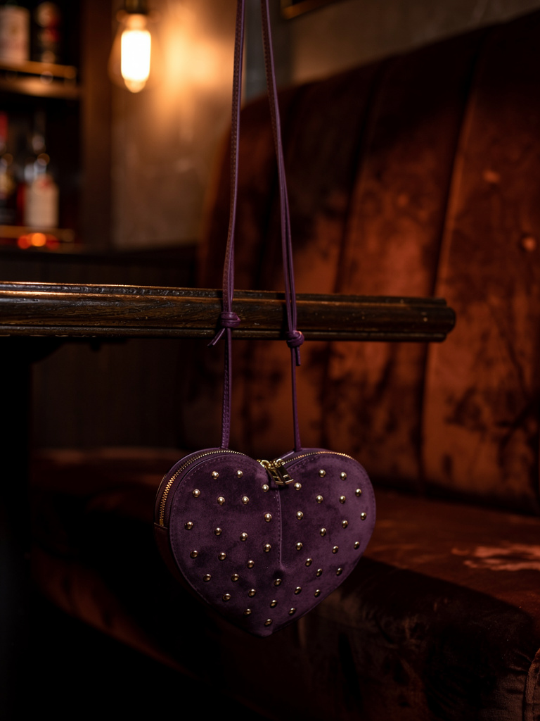 Love mockaväska med nitar : Bourgogne