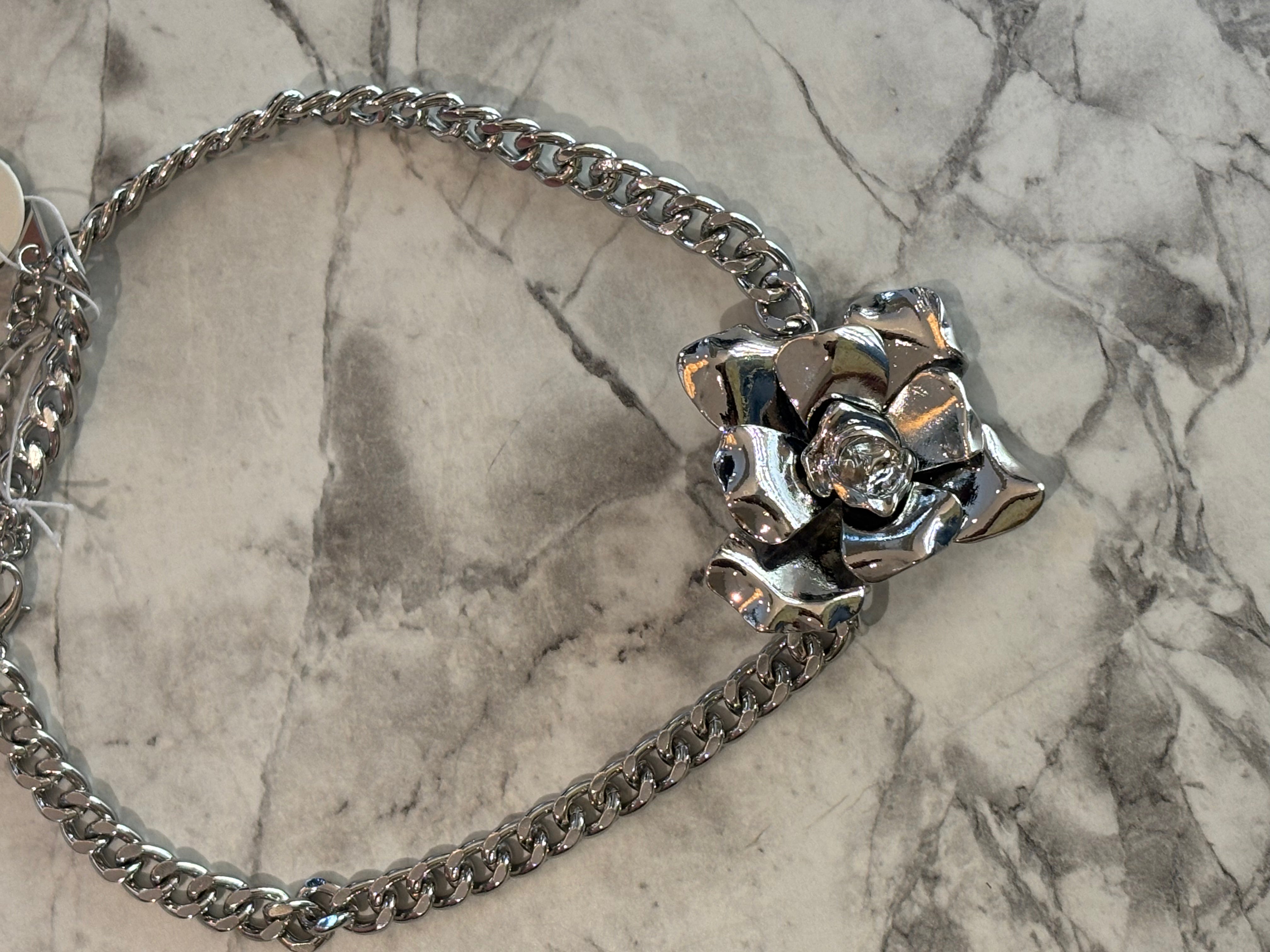 Rose necklace silver