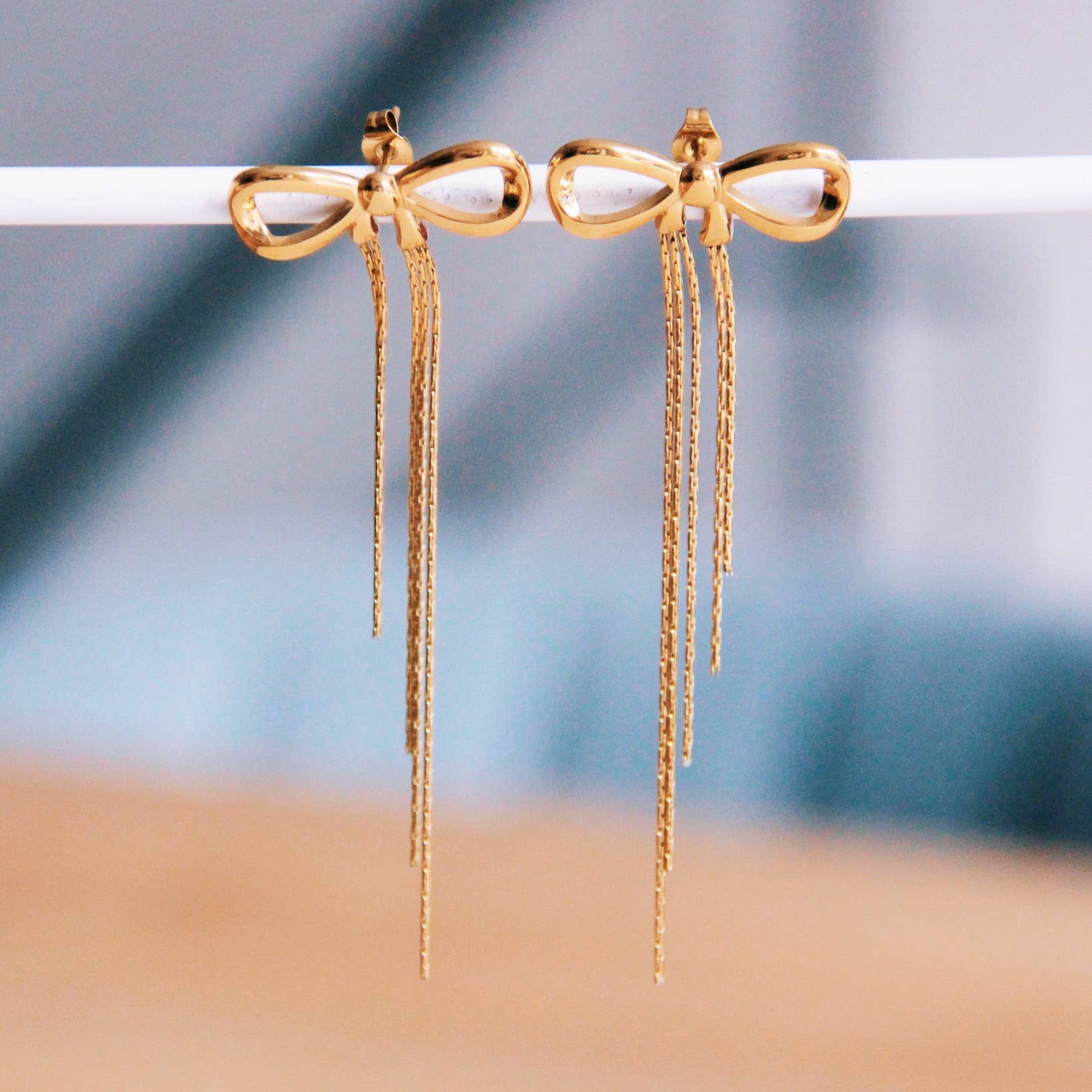 Rosett med eleganta kedjor