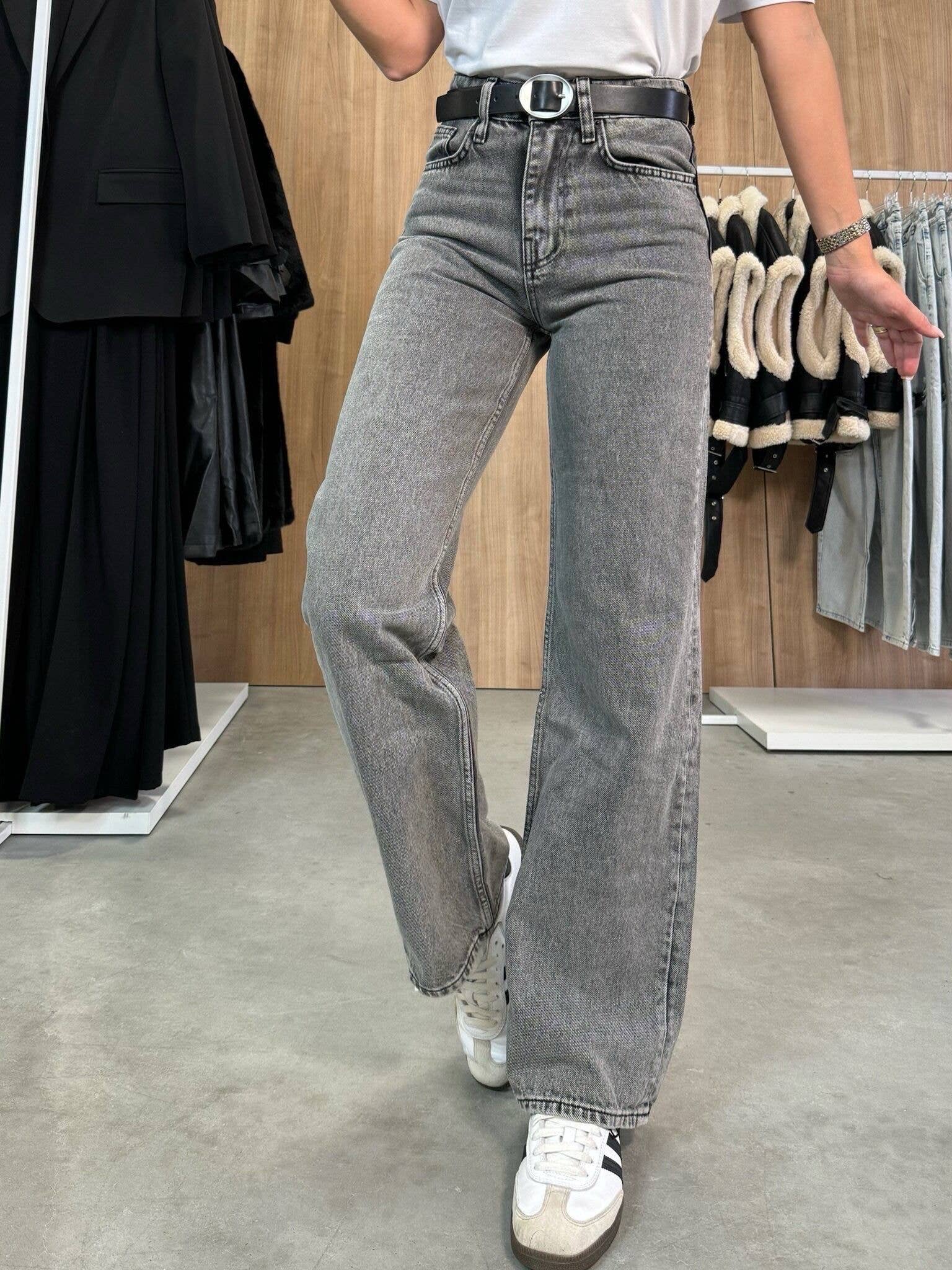 Lina Jeans med vida ben ljusare grå