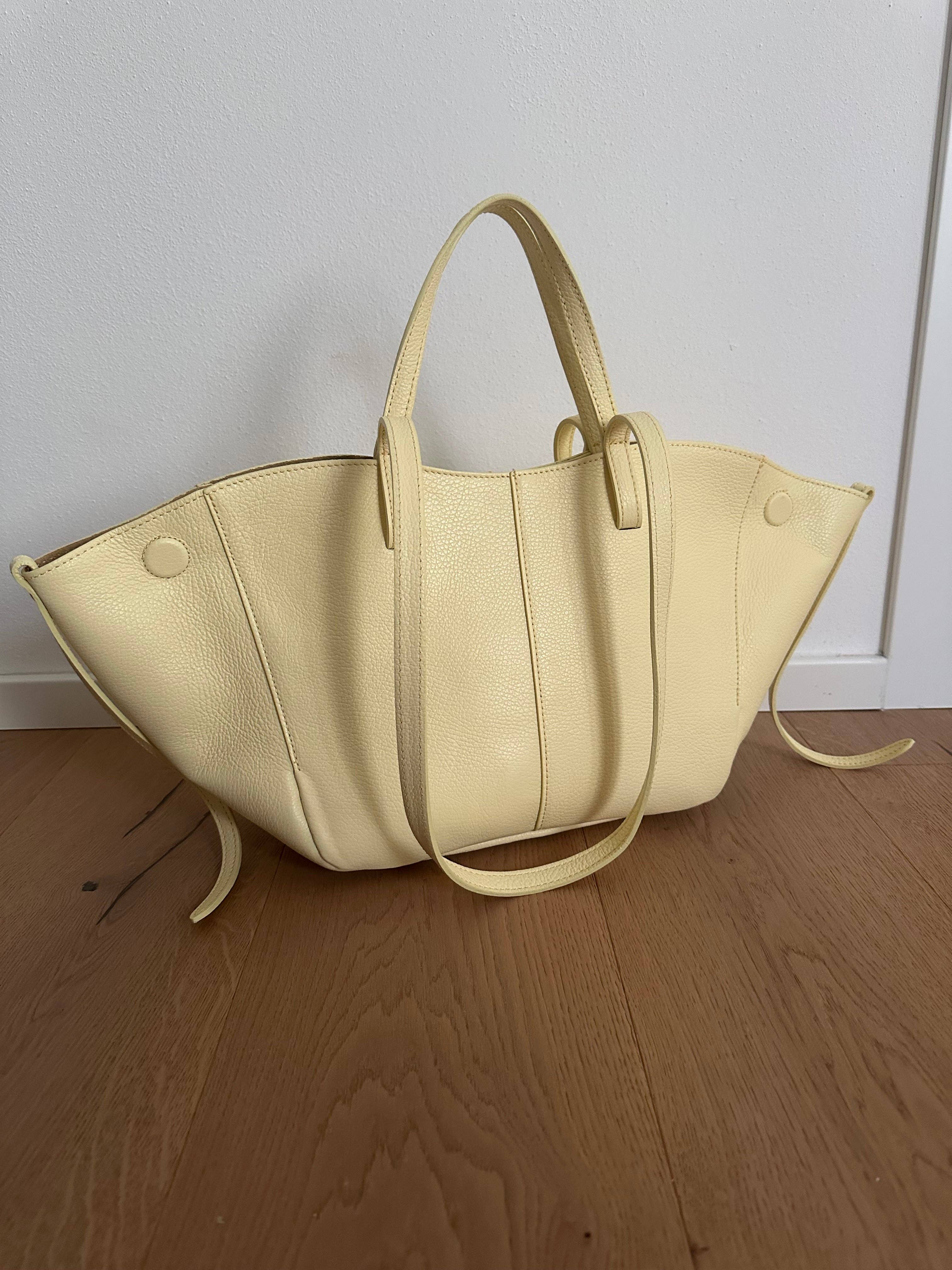 DAFFI - Tote Äkta läder: Butter yellow